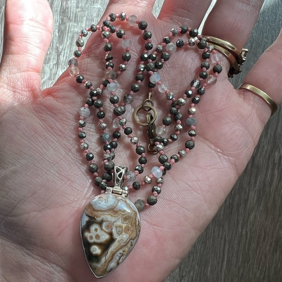 Handmade hand knotted mixed gemstone necklace with jasper pendant - Picture 8 of 9